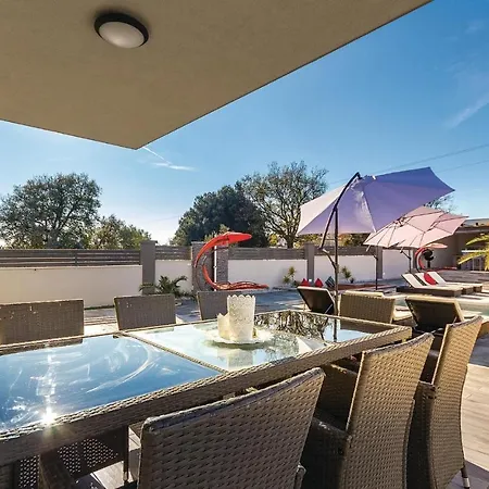 Amazing In With Kitchen Hébergement de vacances Pula