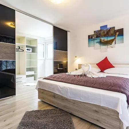 Hébergement de vacances Amazing In With Kitchen