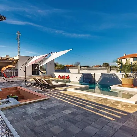 Amazing In With Kitchen Hébergement de vacances Pula