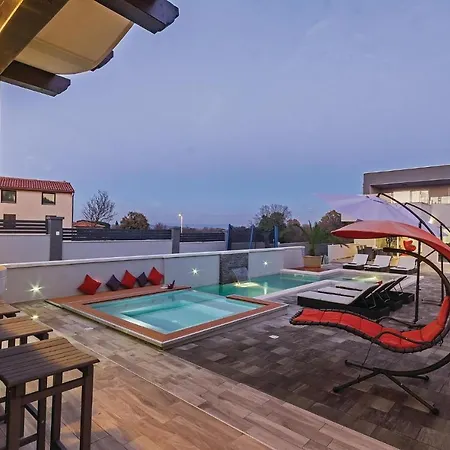 Amazing In With Kitchen Pula