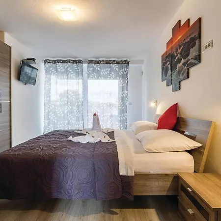 Amazing In With Kitchen Pula