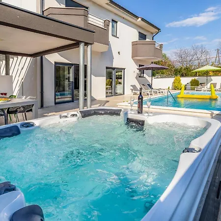 Lovely In With Sauna *