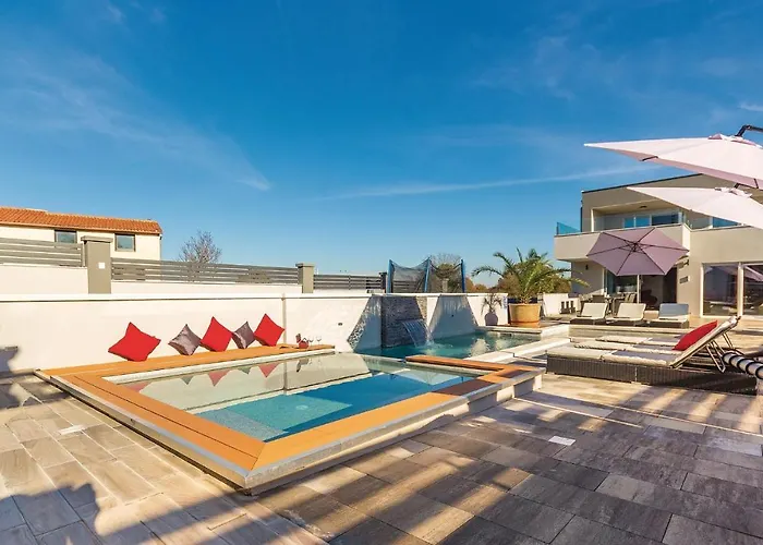 Amazing In With Kitchen