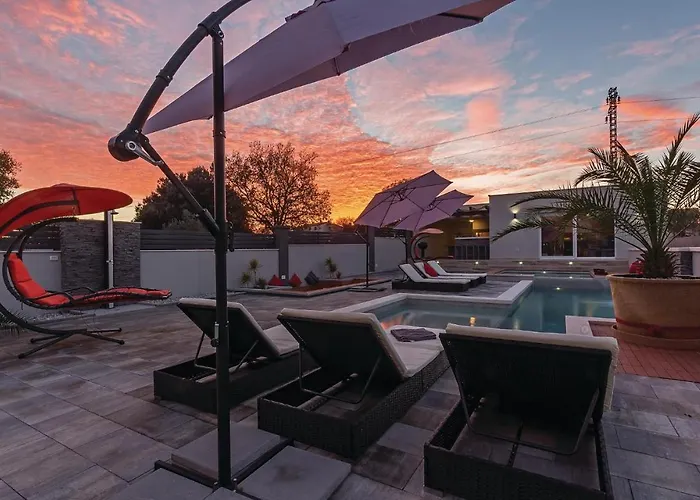 Amazing In With Kitchen Holiday home Pula