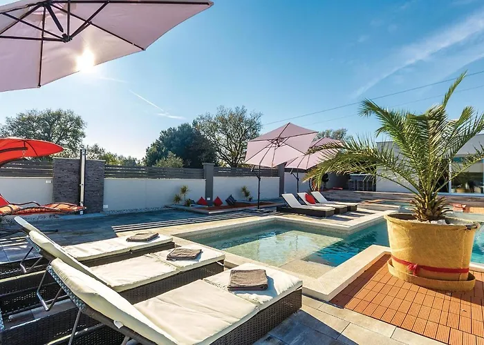 Prázdninový dům Amazing In With Kitchen Pula