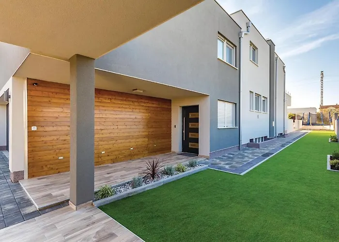 Amazing In With Kitchen Pula