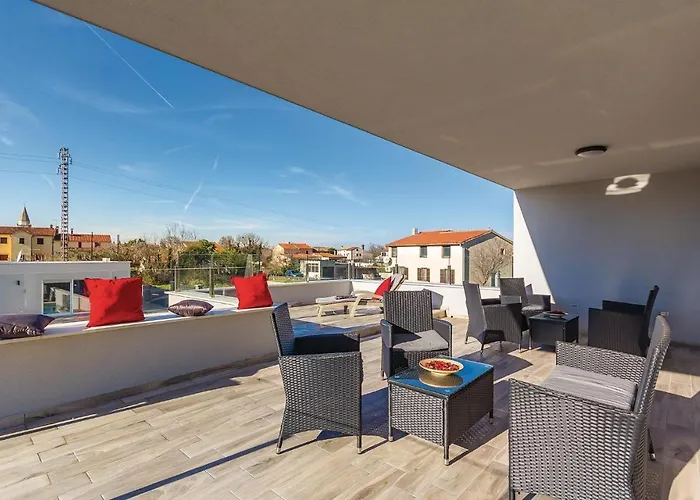 Amazing In With Kitchen Holiday home *