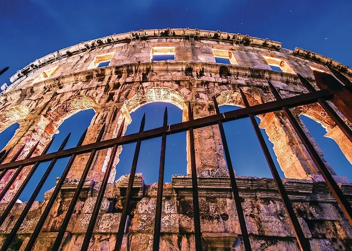 Amazing In With Kitchen Holiday home *