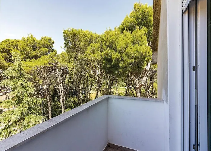 Amazing In With Kitchen * Pula