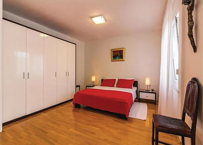 Amazing In With Kitchen * Pula