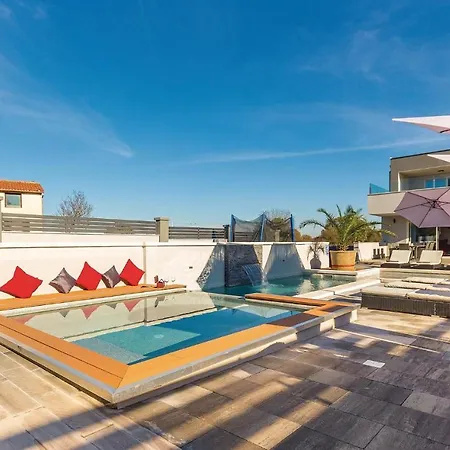 Amazing In With Kitchen