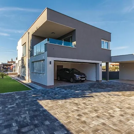 Amazing In With Kitchen