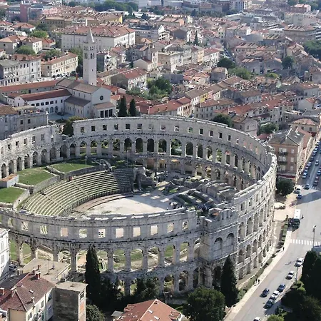 Amazing In With Kitchen *