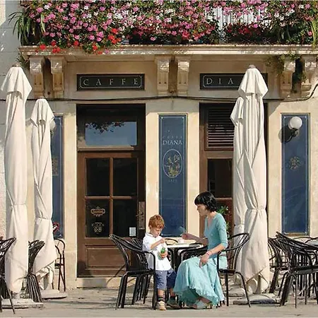 Amazing In With Kitchen Будинок відпочинку Пула