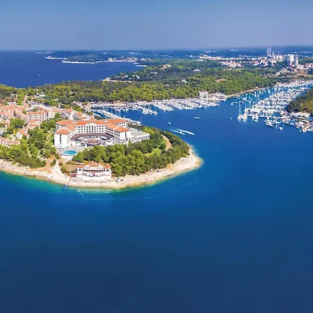 Amazing In With Kitchen Будинок відпочинку