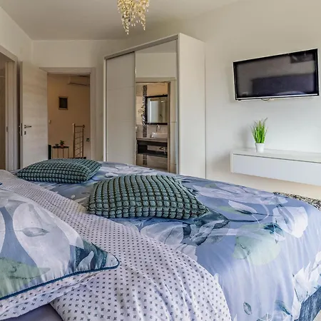 Semesterbostad Amazing In With Kitchen *