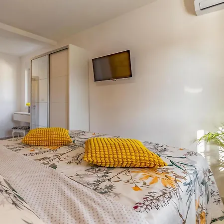 Amazing In With Kitchen *