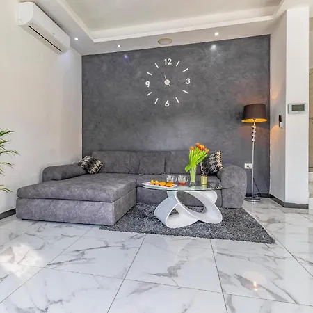 Amazing In With Kitchen Будинок відпочинку