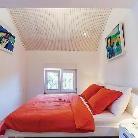 Amazing In With Kitchen * Pula