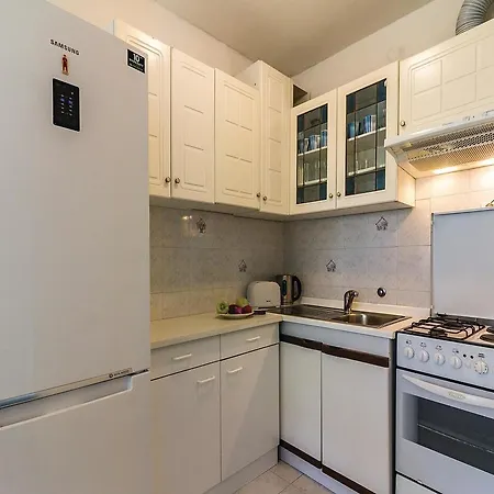 Amazing In With Kitchen * Pula