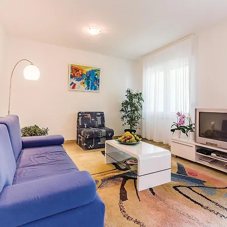 Holiday home Lovely In With Sauna Pula