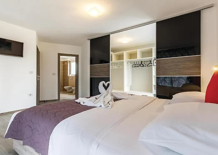 Amazing In With Kitchen Дом отдыха Пула