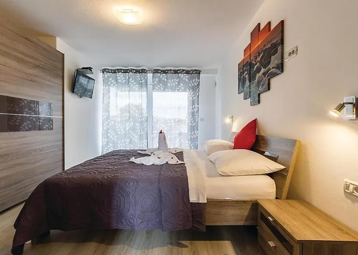 Amazing In With Kitchen Пула