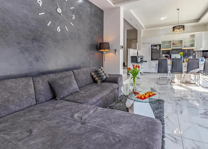 Amazing In With Kitchen Пула