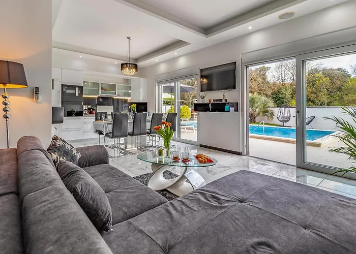 Дом отдыха Amazing In With Kitchen Пула