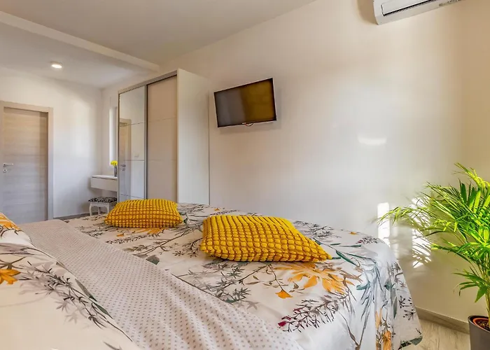 Amazing In With Kitchen *