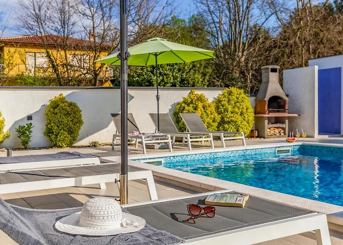 Дом отдыха Amazing In With Kitchen