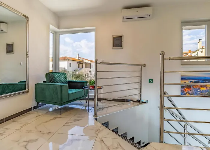 Amazing In With Kitchen Дом отдыха Пула