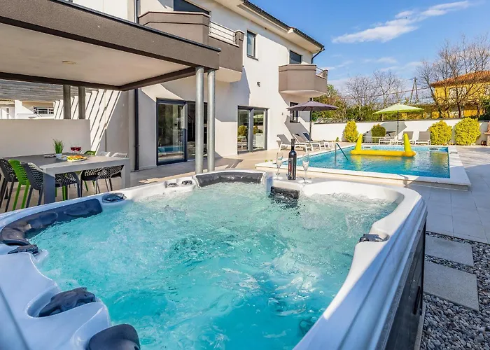 Amazing In With Kitchen *