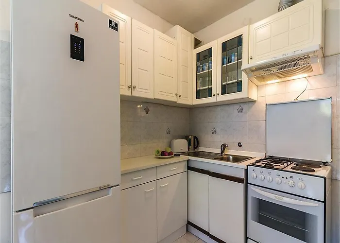 Amazing In With Kitchen * Пула