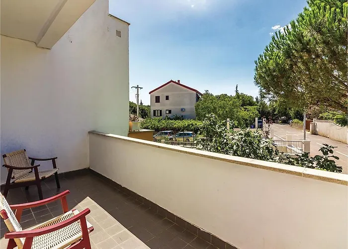 Amazing In With Kitchen Пула